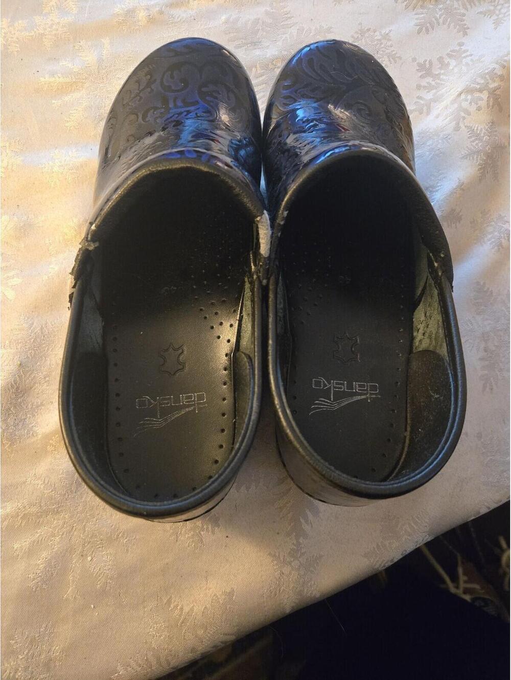 Dansko Professional Black Tooled Patent Leather Clogs Size EU 40 - Picture 2 of 6